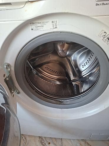 Texnikanın təmiri: Electrolux PerfectCare 600 ön yükləməli paltaryuyan maşın - Yük — 3