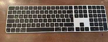 Yeni kimidir 2 aydır almışam, çox az istifadə olunub hər bir knopkası