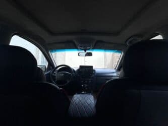 tek oturacaqlar: Kia Sorento: 2.5 l | 2008 il Krossover — 3