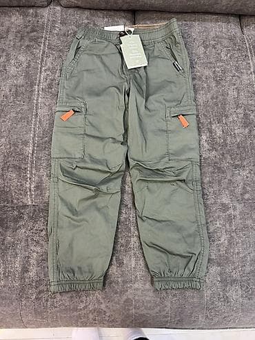 Dəstlər: H&M uşaq cargo şalvarı – yaşıl rəng - Kəsim: Relaxed, pull-on — 1