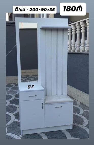 4 qapili niva satilir: Açılan, 2 qapılı Düz dolab, Dəhliz dolabı, Rusiya — 1