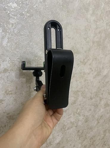 Avtomobil üçün universal telefon tutacağı - Sükanaltı və ya panellərə — 3