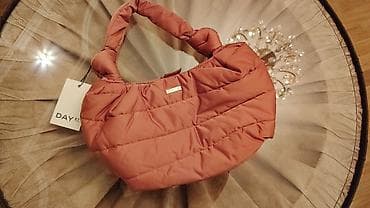 Çantalar: DAY ET qadın çantası
təzədir işlənməyib — 2