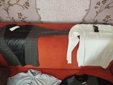 зеленые мужские спортивные костюмы: Мужское поло, M, цвет - Красный — 2