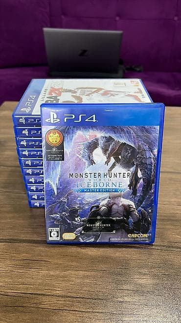 kondisoner islenmis: Playstation 4-5 diskləri satılır. Hər birini öz qiyməti var — 8