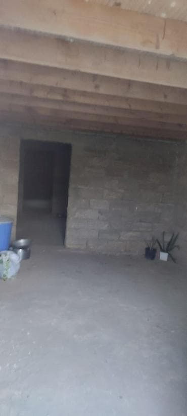 Mənzillər: Qala qəs. 4 otaqlı, 150 kv. m, Kredit yoxdur, Orta təmir — 8