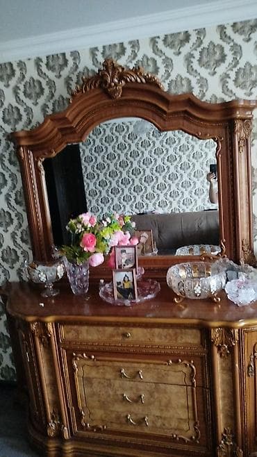 Klassik qonaq otağı mebel dəsti - Material: Təbii ağac fakturalı
