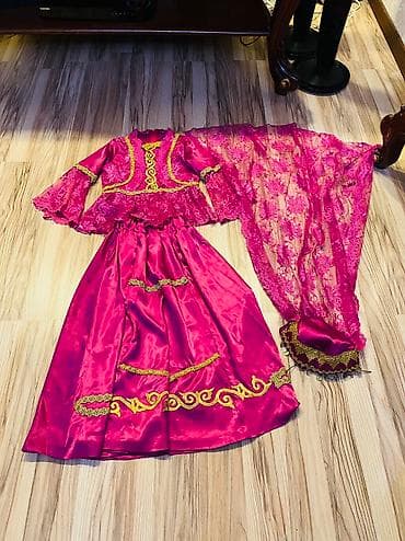Dəstlər: Milli geyim 1 defü geyibilib,bahali parçalardan tikilib,6,7.8,9,10 — 2