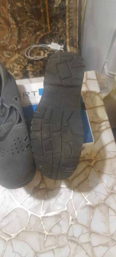 sukeçirməyən kişi sapoqları: Yeni işçi botları satılır ✅ Tam yeni, karobkada 📦 Keyfiyyətli və rahat — 2