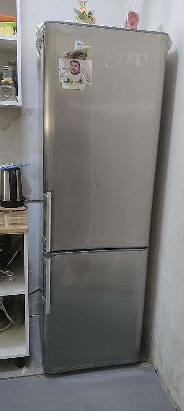 İki qapılı indesiT soyuducu - Rəng: gümüş/metallik - Qapı düzümü