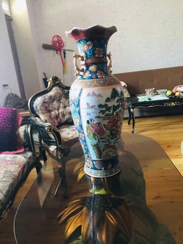 dekorativ gullər: Guldan qedimi boyukdur ev dekoru ucun saxsidandir ustunde nagillardan — 8