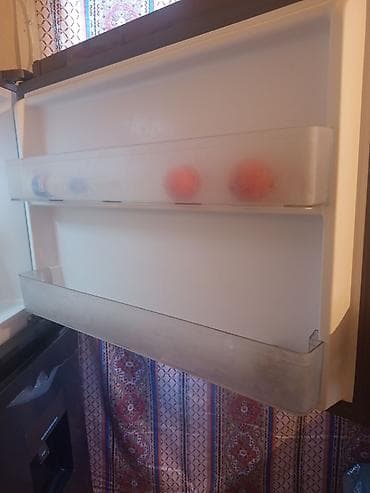 TCL ikiqapılı soyuducu - Rəng: dark inox (metalik boz) - Üst kamera –