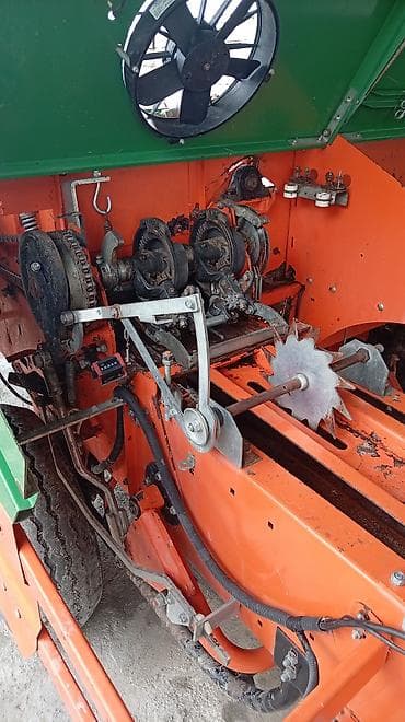 uaz 3303 satisi: Karataş kvadrat bağlama presi (saman-ot presi) - Traktora qoşulan — 3