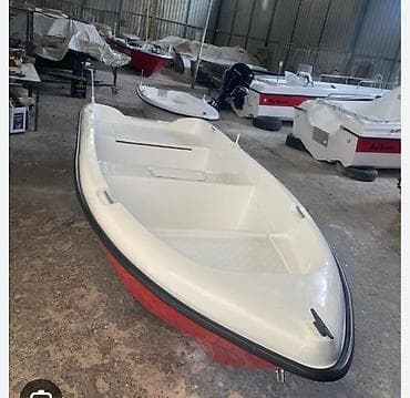 zil maşini: FRP (fiberglass) qayıq – açıq göyərtəli, çoxməqsədli model.Qiymet — 2