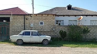 lokbatanda evler: Kənd mühitində yerləşən həyət evi və geniş torpaq sahəsi — 2