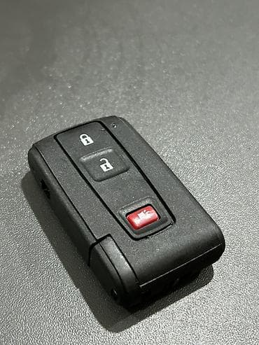 Toyota Prius 20 Gövdə üçün 3 düyməli uzaqdan idarəetmə açar korpusu