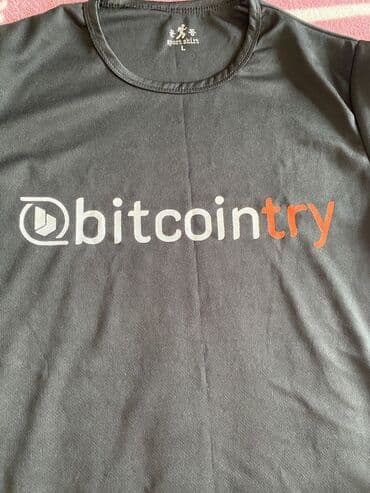 sport köynəklər: Bitcointry loqosu ilə bəzədilmiş qara rəngli, qısaqol idman köynəyi — 3