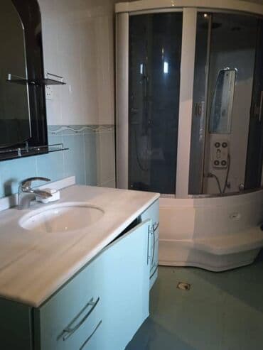 ismayil hidayetzade kucesi 130: 8 noyabr metrosunun yaxınlığında kərpəz hospitalina yaxın 4 mertebeli — 6