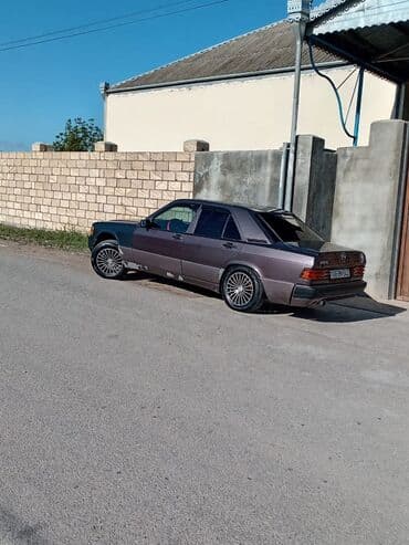 мерс сапог грузовой бишкек цены: Mercedes-Benz 190E avtomobili. Avtomobil yaxşı vəziyyətdədir. Salon — 5