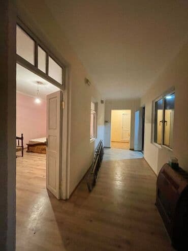 evler bineqedide: 70 kv. m, 2 otaqlı — 2