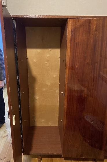 İşlənmiş, 3 qapılı, Qəhvəyi, Taxta, Açılan, Düz dolab