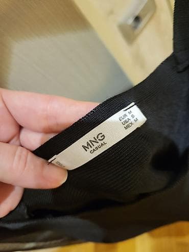 geyım: MNG Casual brendinin qadın bluzası - Rəng: qara - Model: kvadrat — 4