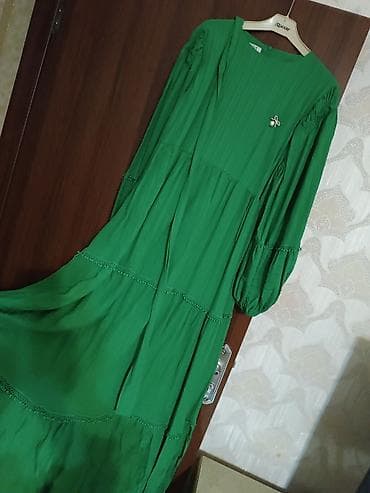 Yaşıl rəngli uzun don - Model: Maxi uzunluqda, A-kəsim siluet -