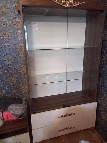 Stend vitrinləri: Şüşəli dolab vitrini, İşlənmiş, Ünvandan götürmə — 3