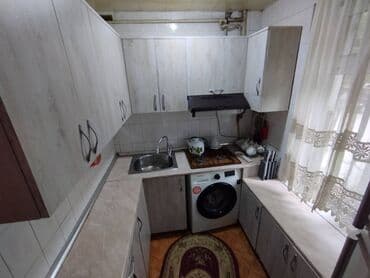 savalanda evler: Bakı, 3 otaqlı, Köhnə tikili, m. Neftçilər, 70 kv. m — 2