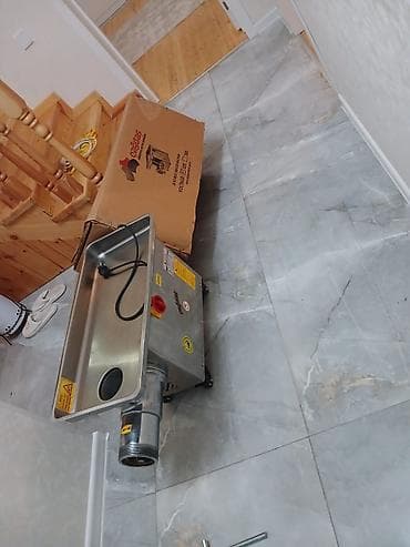 Ət çəkən maşın Cağdas . Türkiyyəindi 32 lik di Cox az işlənib 1100 azn — 4