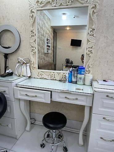 Nigar3. Salon güzgüləri satılır. 3f ədədir. 1 ədədi 150 azn əla