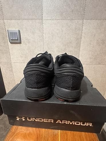 Мужская обувь: Original Under Armour Charged qaçış ayaqqabısı - Model: Under Armour — 6