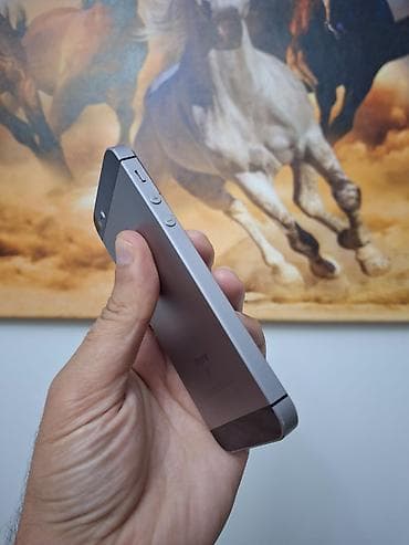 ayfon 16 e: IPhone SE, 32 GB, Qara, Barmaq izi — 6