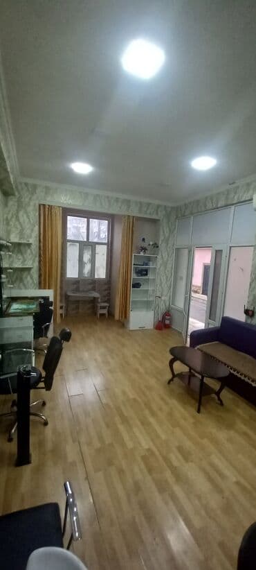 obyekt salon: Gözəllik salonu üçün nəzərdə tutulmuş bu dəstə işıqlı makiyaj masası — 7