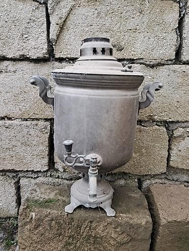 Kömür/odunla işləyən klassik metal samovar - Material: qalın metal