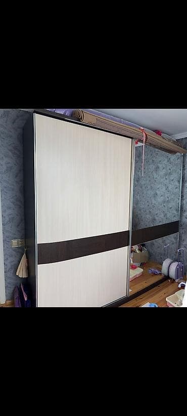 Dolab 170 azn Yaxşı vəziyyətdədir, heç bir problemi yoxdu. Hündürlüyü