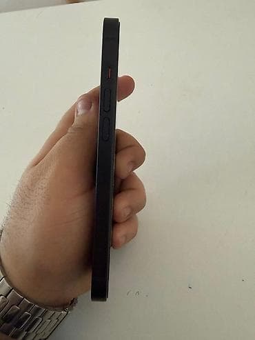 iped pro m2: IPhone 14, Qara, Face ID — 4