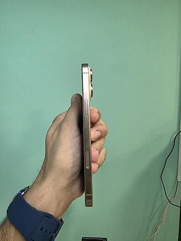 iphone plus 7: IPhone 16 Pro Max, Qızılı, Face ID — 4