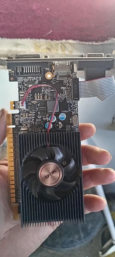netbook satisi: PCI-E videokartalar satılır. 1) **NVIDIA Quadro FX 580** - — 7