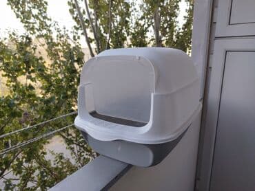 pişik ucun qum: Qapalı pişik tualeti/kum qabı - Rəng: ağ üst hissə, boz alt palet - — 2