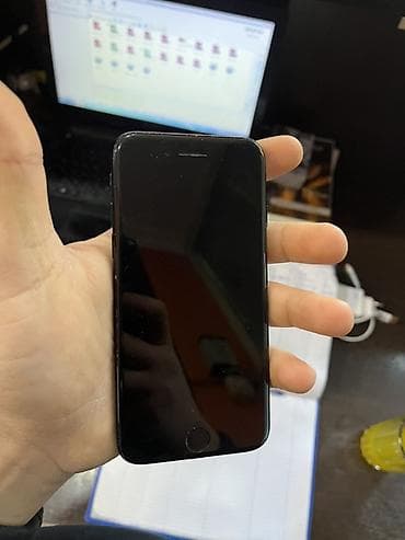 ps2 ikinci el: IPhone 7, 128 GB, Qara, Barmaq izi — 2