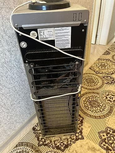 Bosch su dispanseri (floor-standing) - Marka/model: Bosch, şaquli