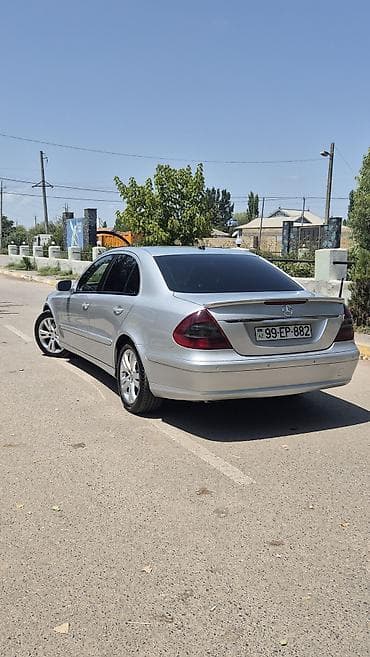 mercedes salonu: Mercedes-Benz E-Class: 2.2 l | 2006 il Sedan — 4