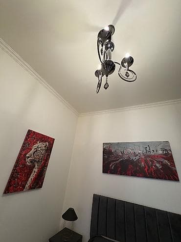 wekiler: Eserler boyukdurler ve ketan üzerine islenibler — 2