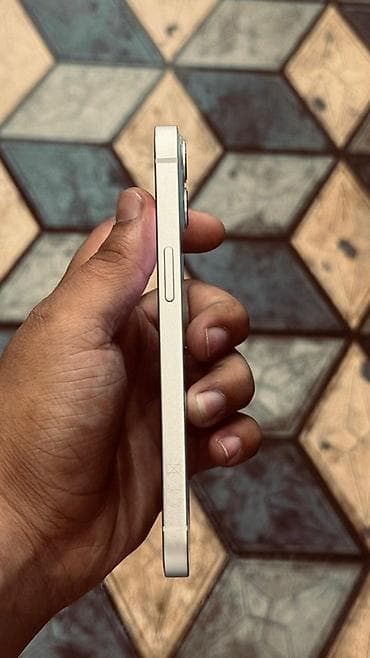 dubay 13: IPhone 13, 128 GB, Starlight — 5