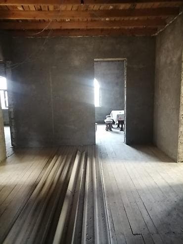 Mənzillər: 5 otaqlı, 205 kv. m, Kredit var, Orta təmir — 2