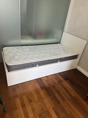 2 eded. 2nin birlikde qiymeti 550. Tekce matraslara 300 manat verilib — 2