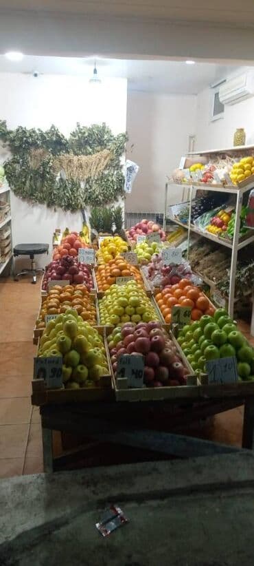 киоск в аренду: Yasamal rayonu İnşaatçılar metrosunun yaxınlığında,8 kv.m sahəsi olan — 2