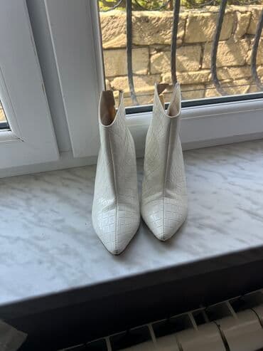 женские мокасины на шнурках: Размер: 37, цвет - Бежевый, Б/у — 4