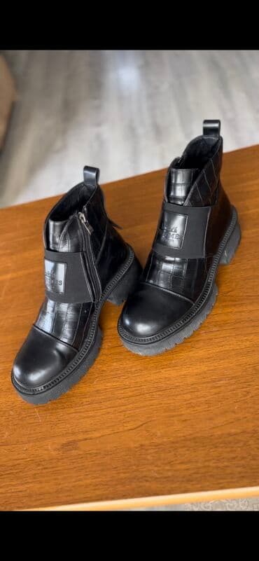 qiz ucun botlar: Ölçü: 39, İşlənmiş — 9